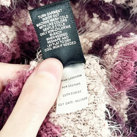 Torrid Pink Striped V Neck Fuzzy Eyelash Sweater Women's Plus Size 00 - Picture 10 of 10